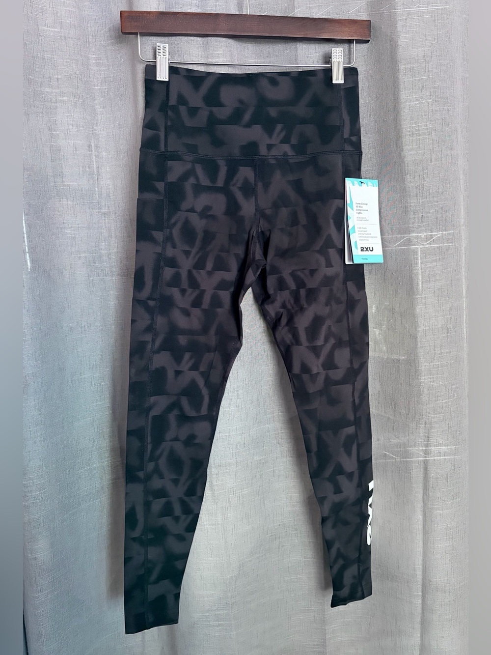 2XU Form Lineup Hi-Rise Compression Tights